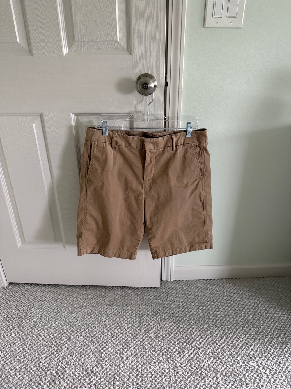 Quince Women’s Organic Tan Stretch Cotton Chino Shorts